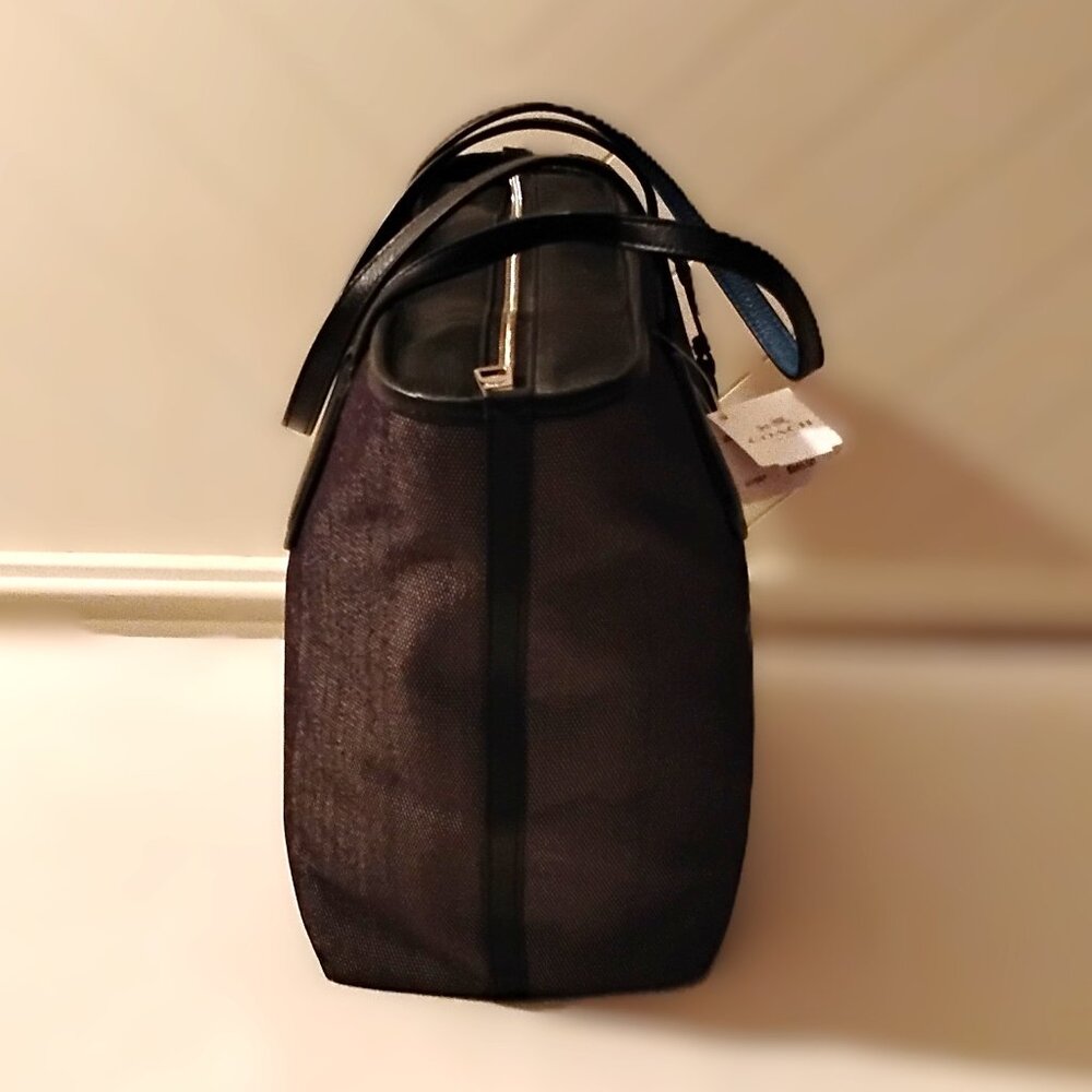 Coach WHS Horse and Carriage Black/Chalk Taxi Tote 35337M - Picture 6 of 16